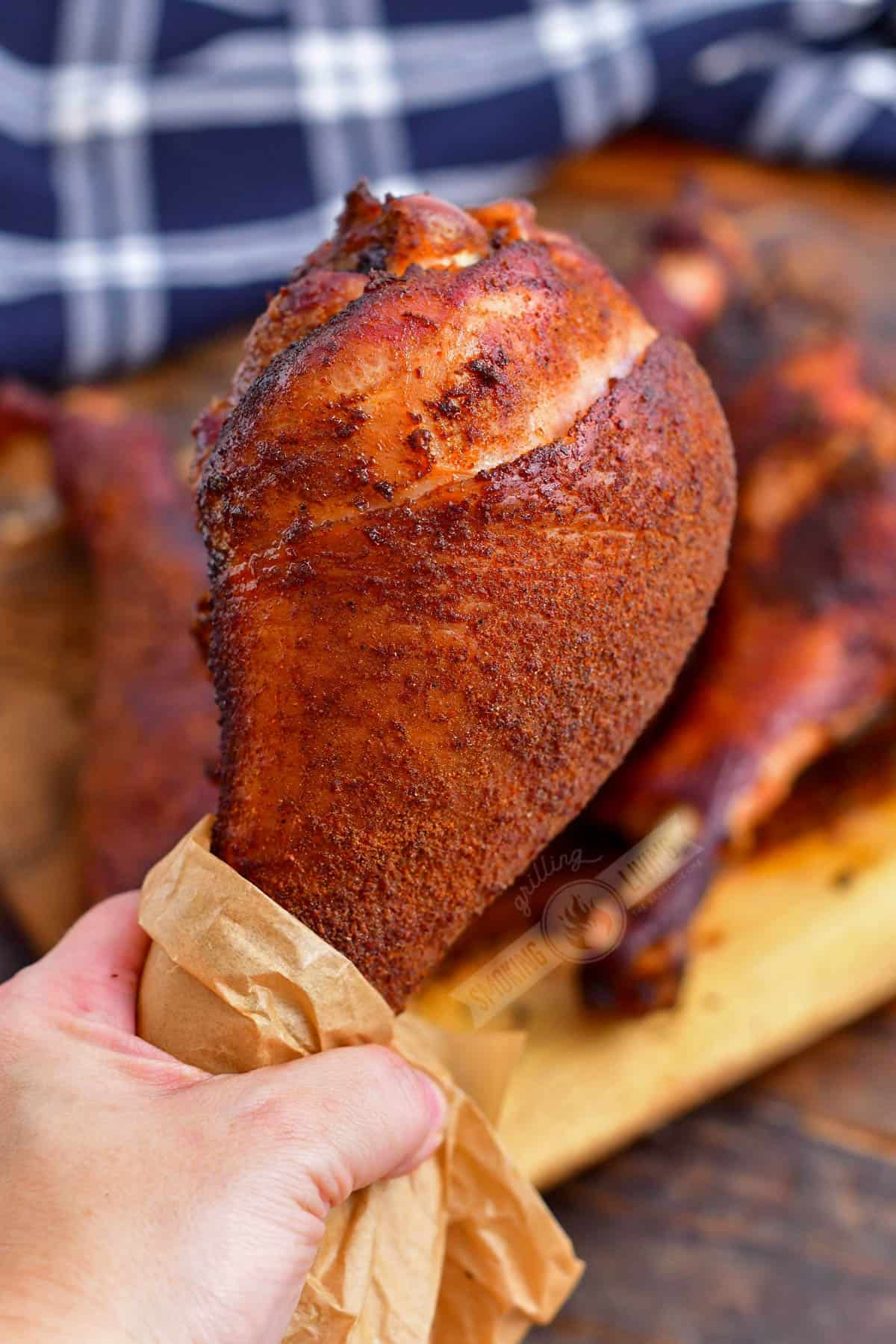 Master Smoked Turkey Legs: Grill Secrets for Juicy Meat & Crispy Skin
